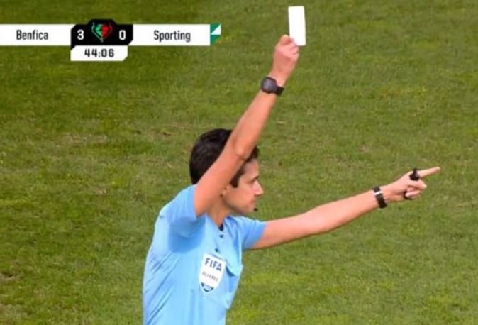 Khám Phá Kèo Thẻ Vàng Bóng Đá - Chiến Lược Hấp Dẫn Khám Phá Kèo Thẻ Vàng Bóng Đá - Chiến Lược Hấp Dẫn